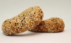 Breadrings simit Nawashef with seeds κουλούρι θεσσαλονίκης مسمسم روذم فشاون
